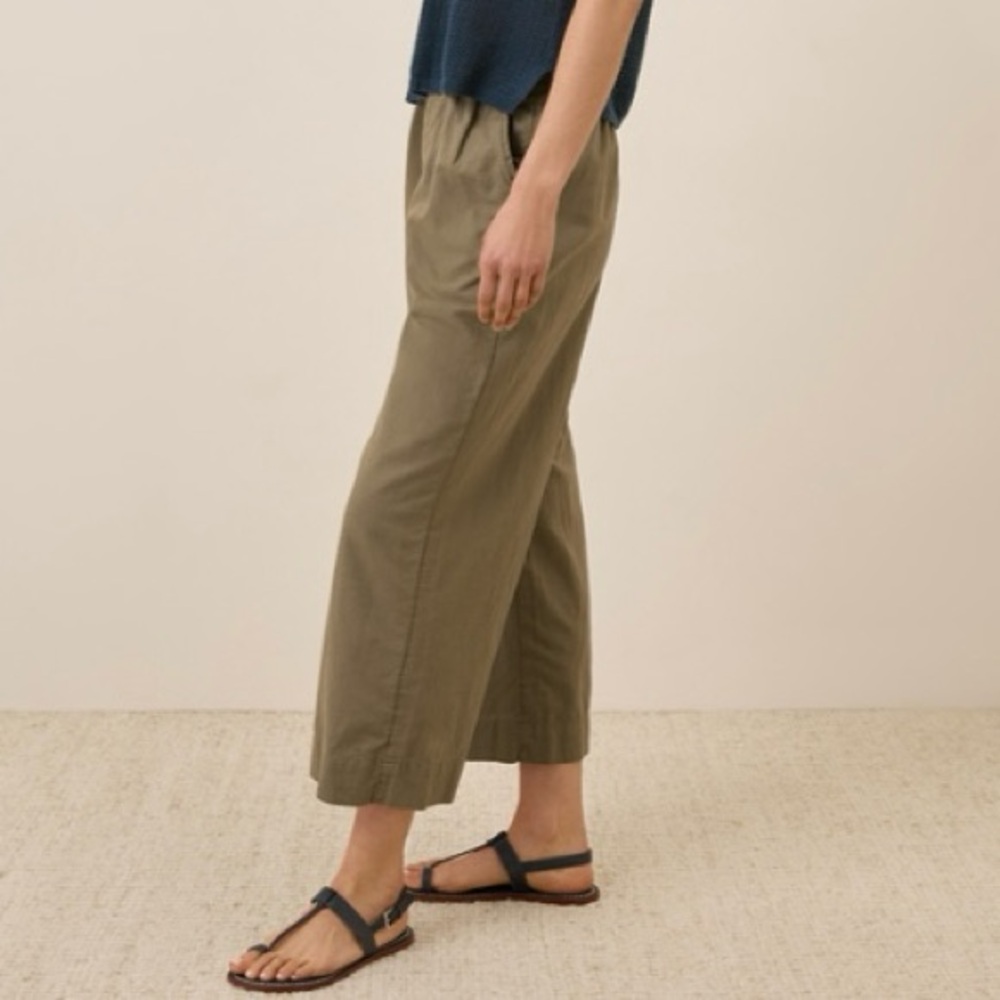 PACT SIZE MEDIUM CANOPY 70% LINEN BLEND PLEATED TROUSER IN KHAKI GREEN - Picture 4 of 11